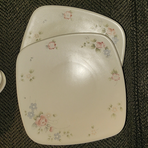 PFALTZGRAFF TEA ROSE LUNCHEON PLATES SET OF 2 - Picture 1 of 2